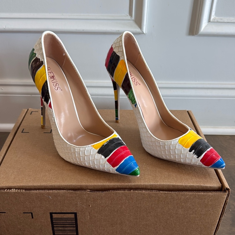 Brand Spanking New Wet Kiss Heels